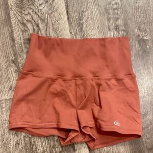 🧡 Alo Yoga High Waist Rust Shorts – Size S